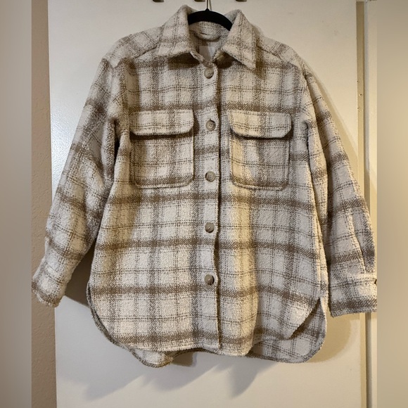 H&M Tops - H&M Cream and Brown Shacket